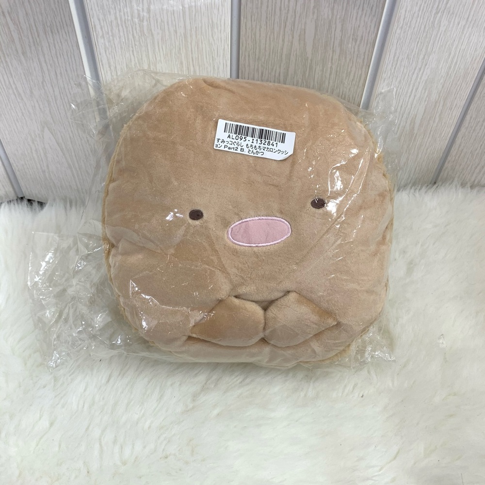 Sumikkogurashi Tonkatsu Macaron Plush Toreba